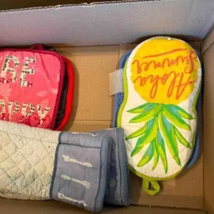 box of hot pads