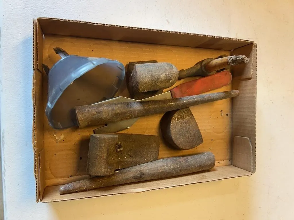 Workshop Hand Tools & Metal Hammer Heads