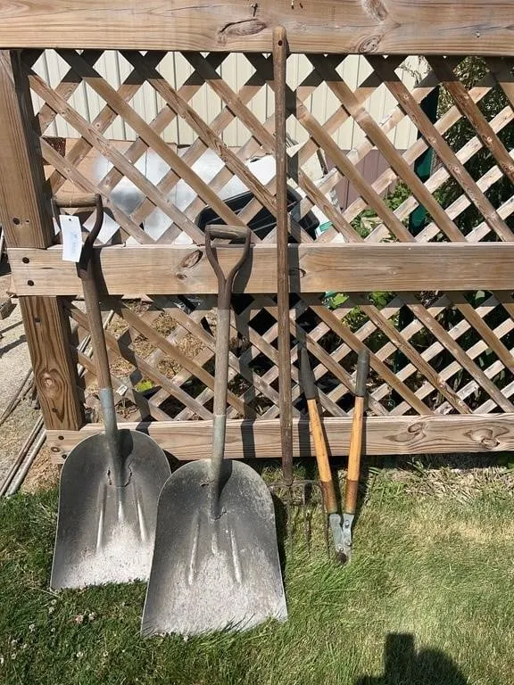 Assorted Garden Hand Tools Set