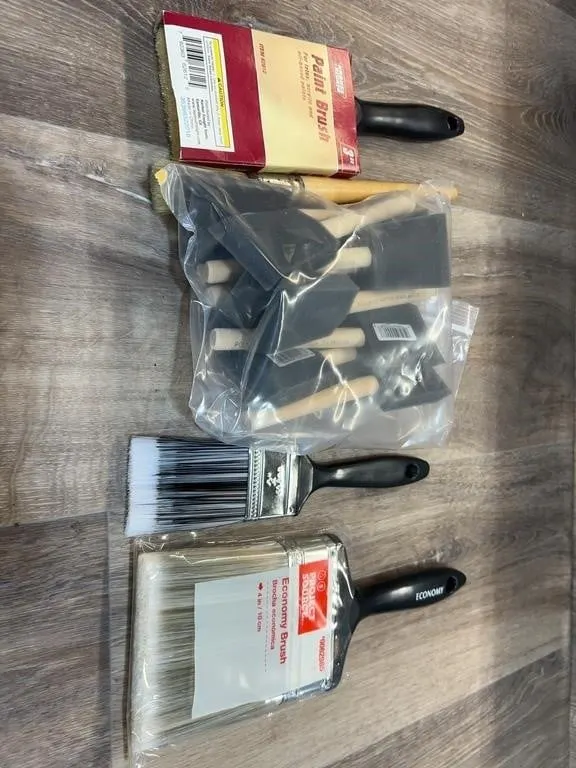 Assorted Paint Brushes Lot
