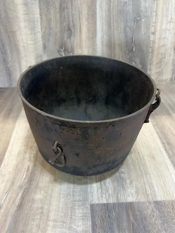 Antique Cast Iron No. 8 Bean Pot Cauldron
