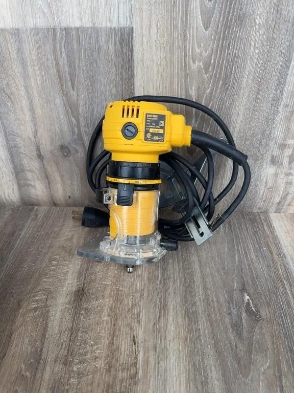 DeWalt DWE6000 4.5A Laminate Trim Router