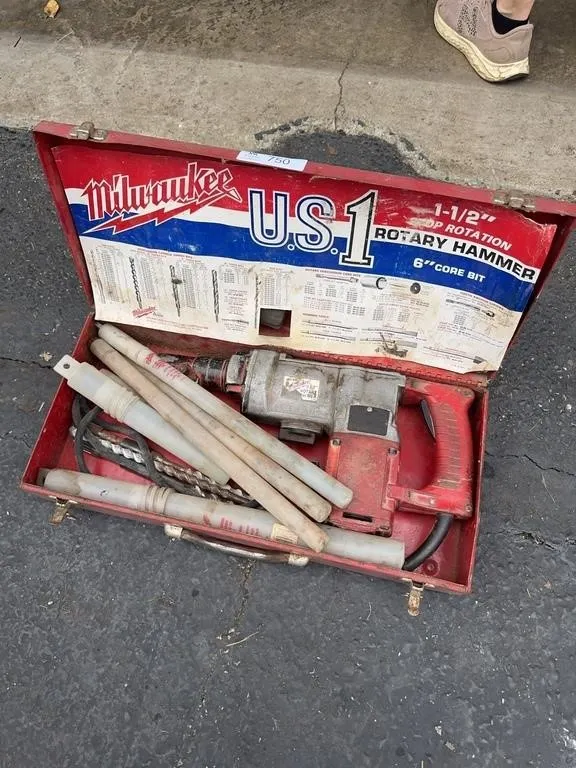 Milwaukee 1-1/2" Rotary Hammer Tool Set