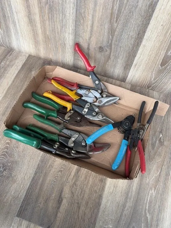 Assorted Hand Tools Lot: Snips & Pliers