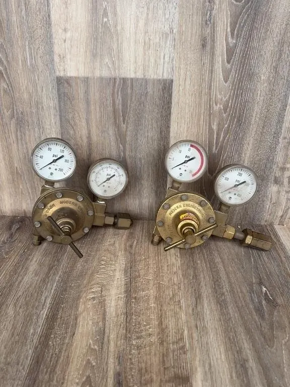 Meco Gas Regulators Pair: Acetylene & Oxygen