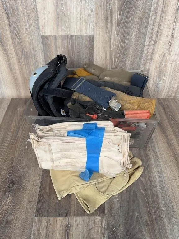 Western Safety Knee Pads & Work Gloves Lot