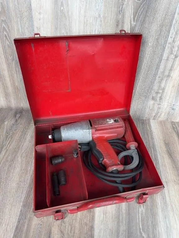 Milwaukee 1/2 Inch Electric Impact Wrench Kit