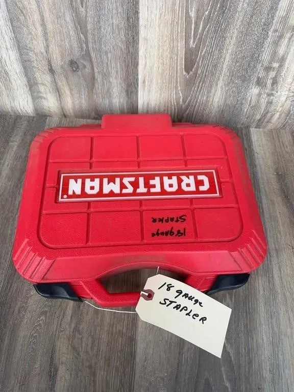 Craftsman 18 Gauge Pneumatic Stapler & Case