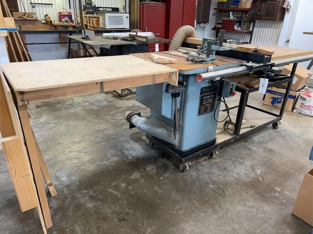 Delta 10" Tilting Arbor Table Saw
