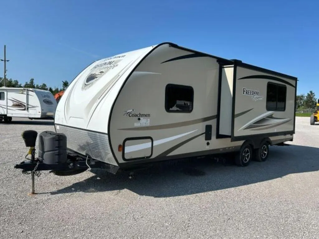 2017 Coachmen Freedom Express 246RKS T/A Travel Tr