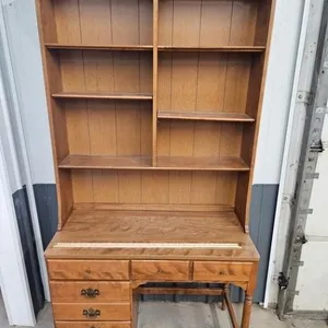 Ethan Allen American Traditional Desk