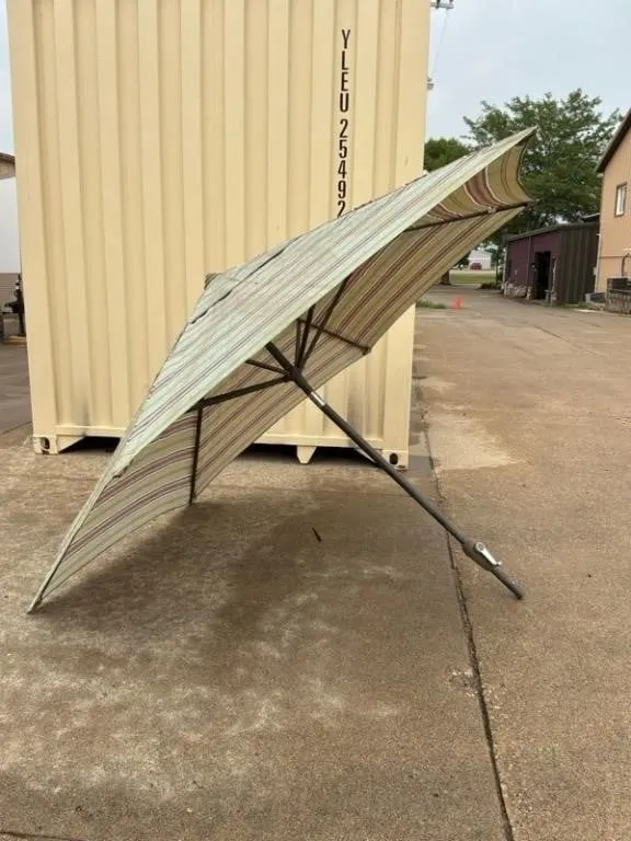 Home Comfort Patio Umbrella w/ Tilt