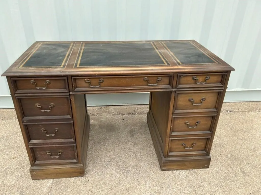 Executive kneehole desk with leather top
