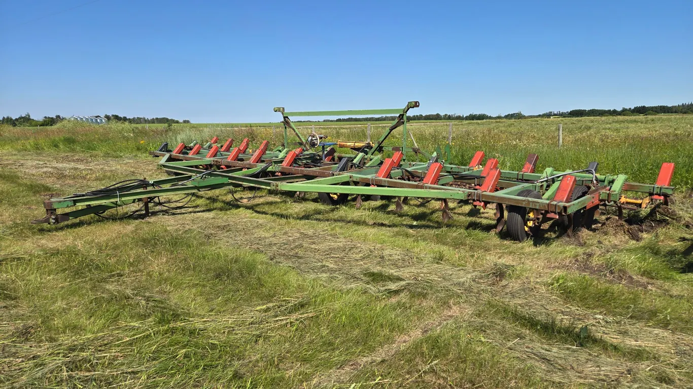 JOHN DEERE 1600 DEEP TILLAGE