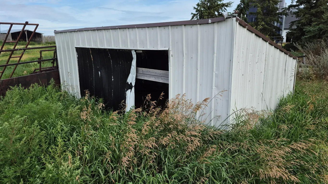 CALF SHELTER