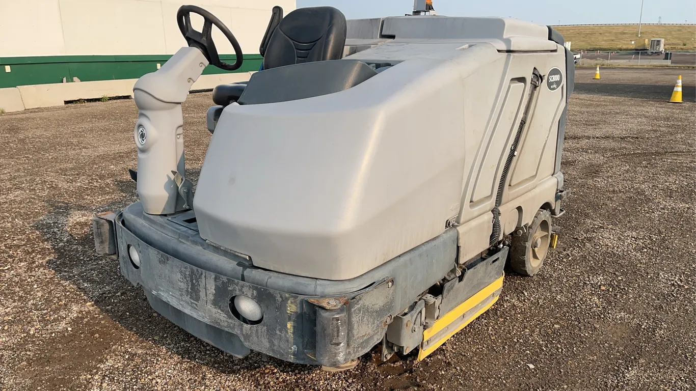 Advance SC8000 Street Sweeper