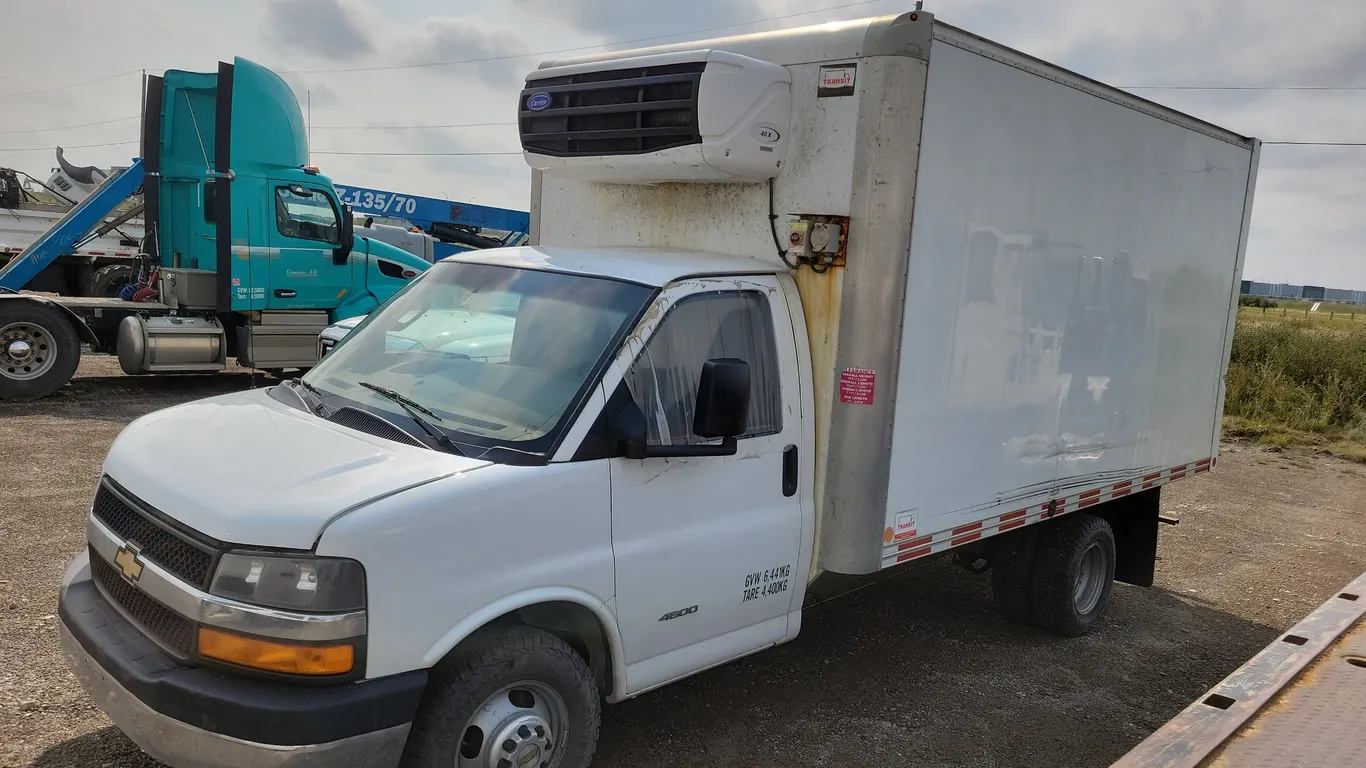 Non-Operable 2017 Chevrolet Express S/A Cube Van