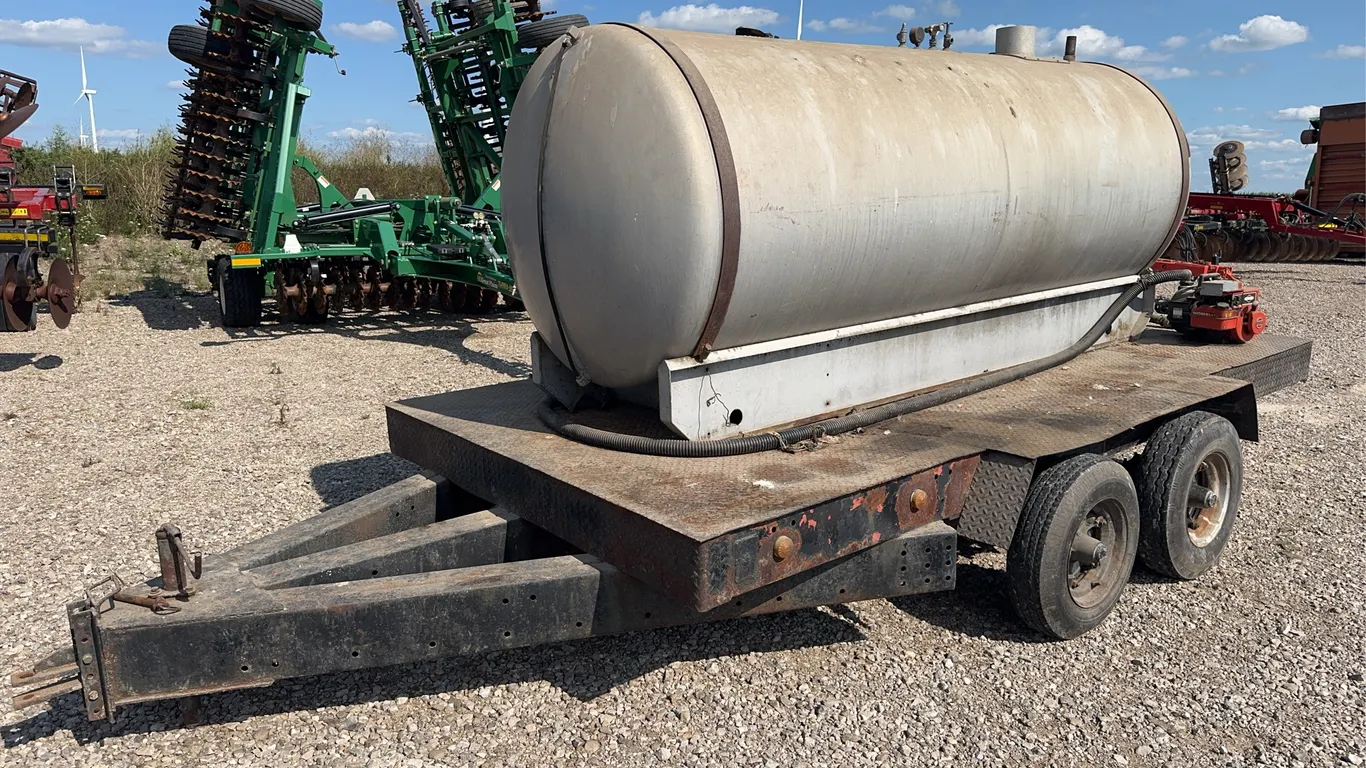 1000 Gal Aluminum Tender Trailer w/ Briggs and Stratton Engine and Homelite Pump