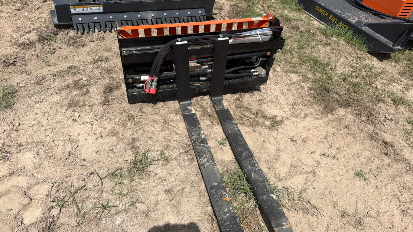 UNUSED 2026 WOLVERINE PFA-11-3300G 48 INCH FORKS W/ HYD POSITIONER