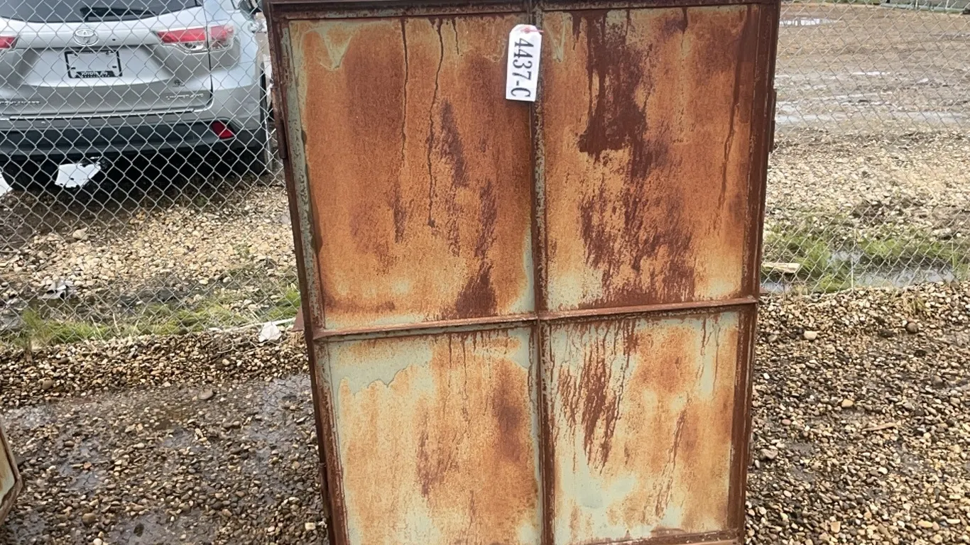 42" x 33" x 54" (H) METAL STORAGE BOX
