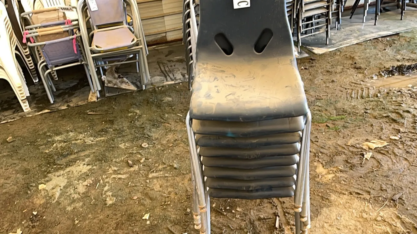 8 - PLASTIC STACKABLE CHAIRS