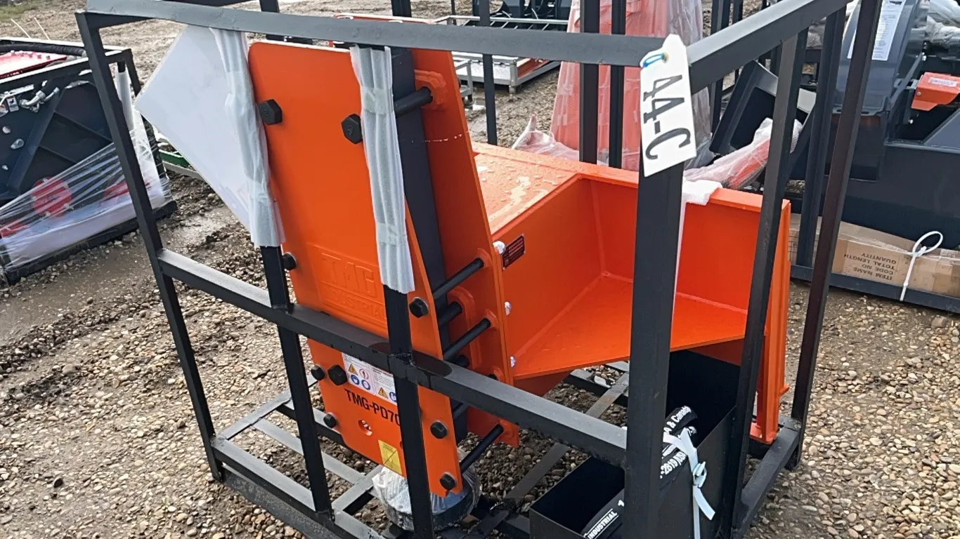 NEW/UNUSED TMG MODEL TMG-PD700S SKID STEER HYD POST POUNDER - s/n P1977260413