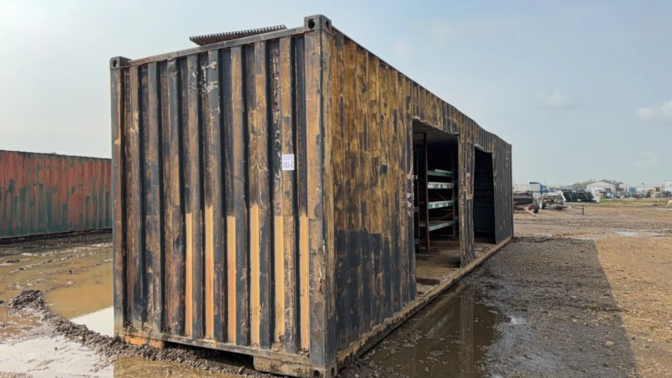 40' SEACAN w/ PALLET RACKING