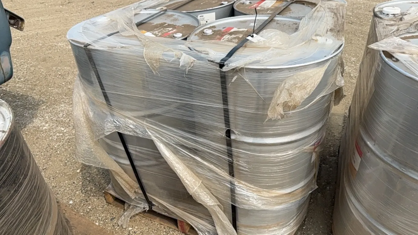 ID 4469 Pallet 4 Barrels 55gal T-500 5w-40 Sinopee oil
