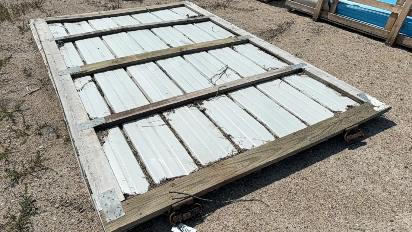 ID 4608 Sliding Shop Doors
