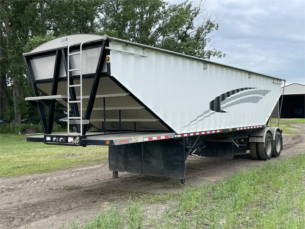 2010 DOEPKER t/a 36 Ft. Grain Trailer, 11R24.5 Tires, 1 Owner, Shedded