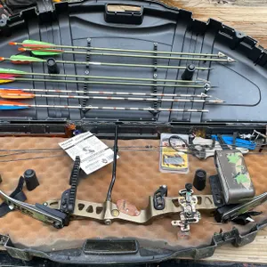 Hoyt USA Bow