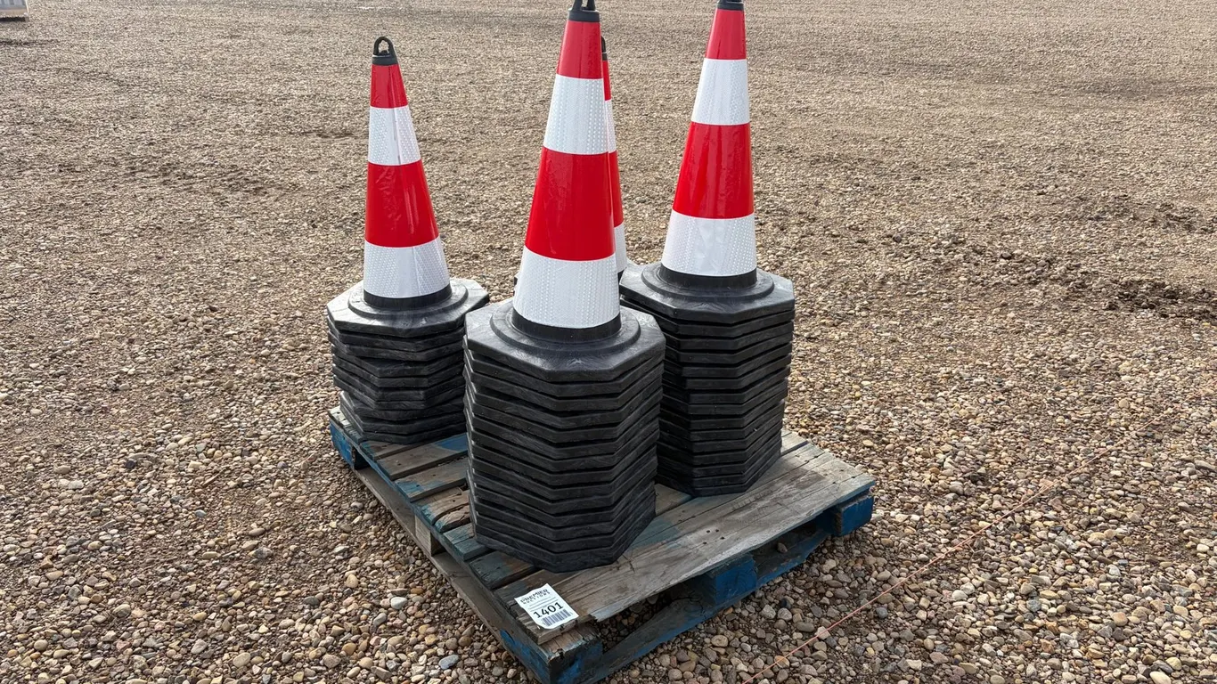 (50) Traffic Cones