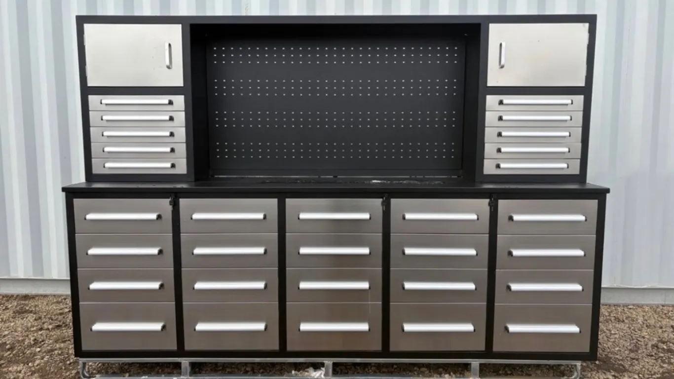 Unused 2026 Steelman 10' 30-Drawer Workbench