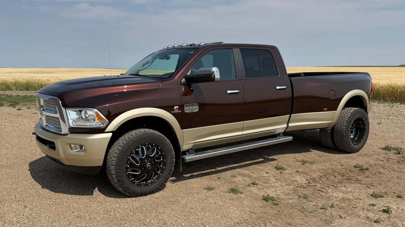 2014 Ram 3500 Laramie Long Horn Crew Cab DRW 4x4 Pick-up Truck