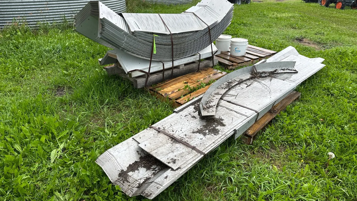 Unused Metal Building (Completeness Unknown)