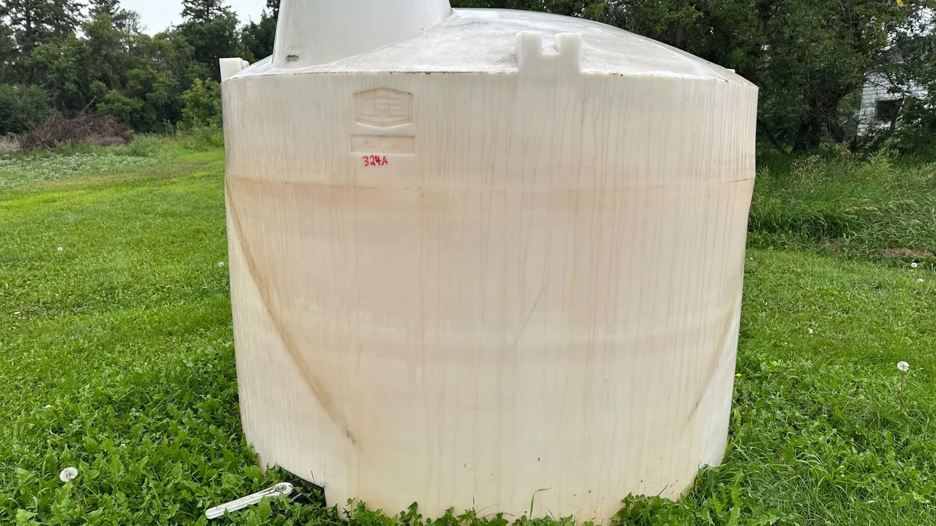 1250gal UFA Poly Tank