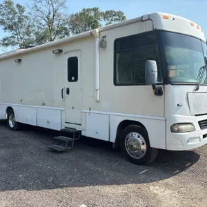 2006 Winnabago WFG38S Mobile Command Unit & 32-025-14 Awning