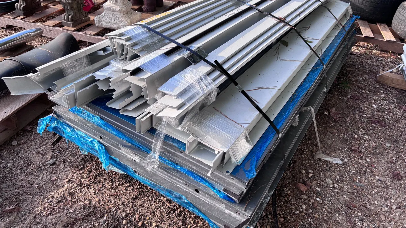 HEAVY DUTY FIRE RESISTANCE WALK THRU DOORS WITH METAL FRAME