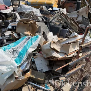 LARGE LOT OF AUTOMOTIVE PARTS