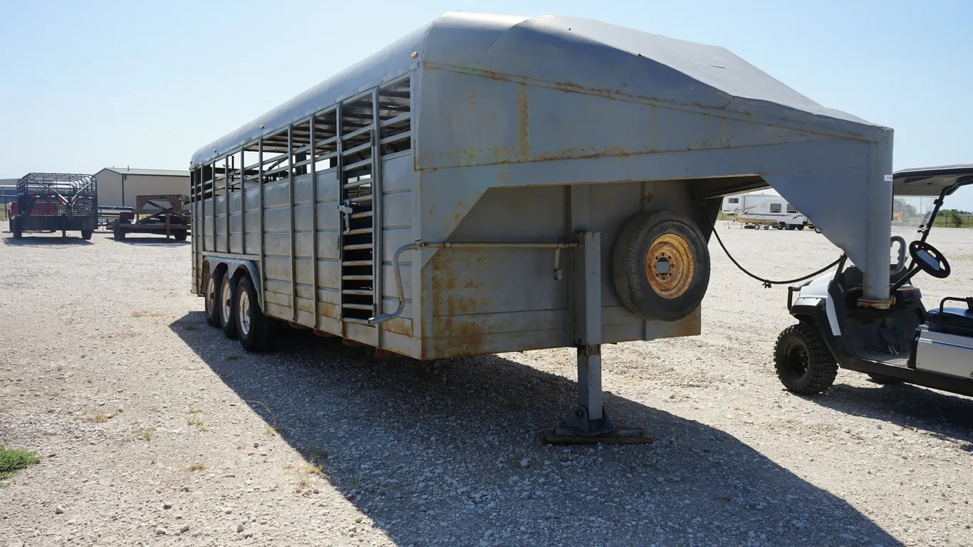 7' x 24' WW Bull Hauler