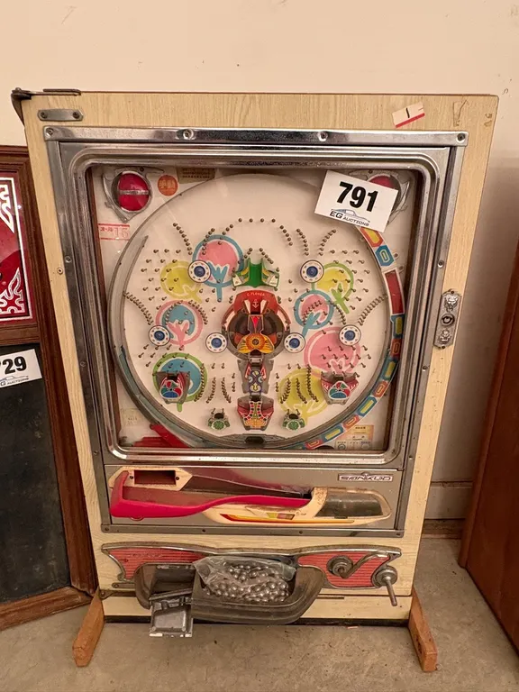 VINTAGE JAPANESE PACHINKO PINBALL MACHINE