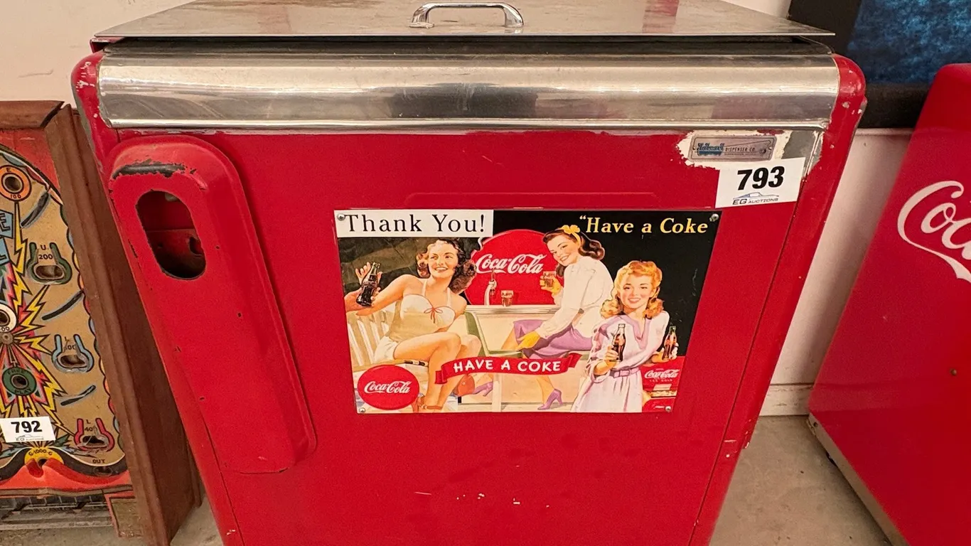 VINTAGE IDEAL COCA-COLA CHEST COOLER