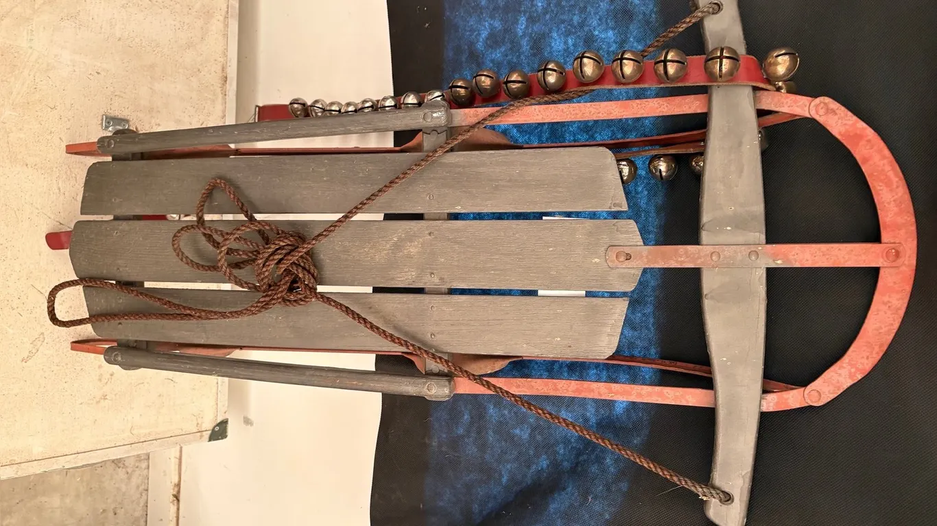 VINTAGE SLEIGH