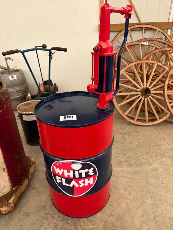 WHITEFLASH MOTOR OIL BARREL WITH HAND PUMP