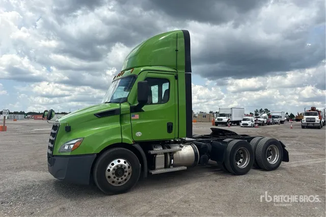 2023 Freightliner Cascadia 116 6x4 T/A Day Cab Truck Tractor