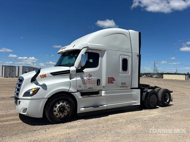 2022 Freightliner Cascadia 126 6x4 T/A Sleeper Truck Tractor