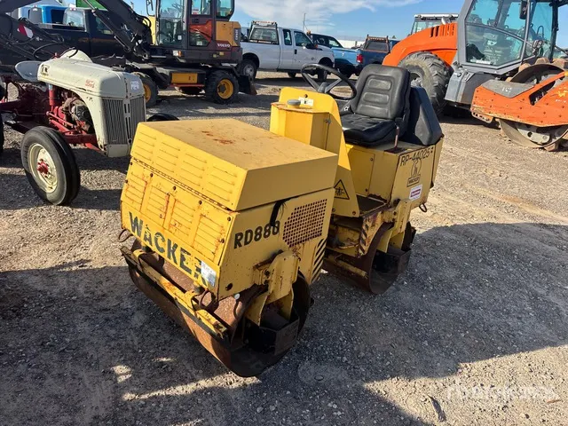 Wacker Neuson RD880 Double Drum Roller (Inoperable)