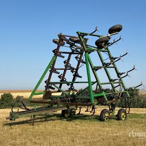 John Deere 1610 36 ft Cultivator