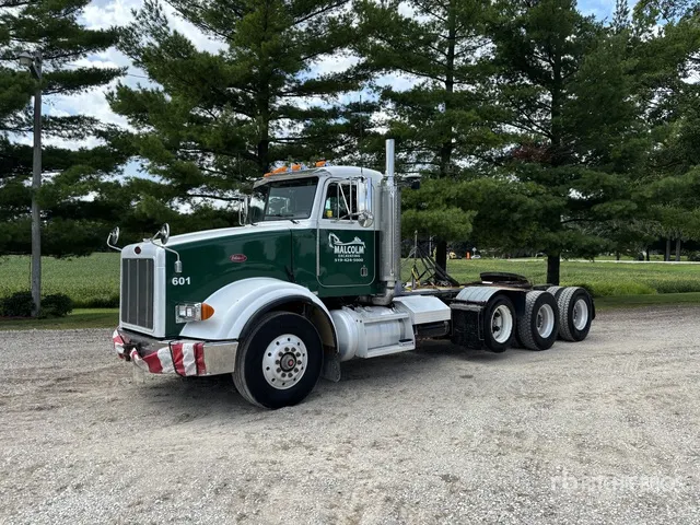 2004 Peterbilt 357 8x4 Heavy Haul Tri/A Day Cab Truck Tractor