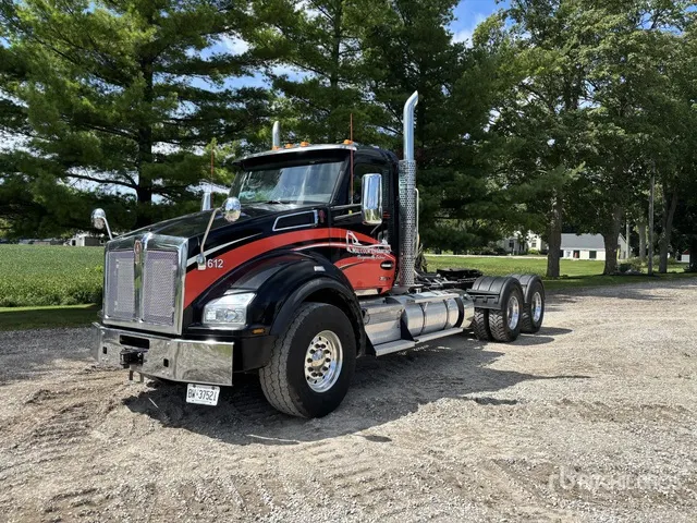 2023 Kenworth T880 6x4 Heavy Haul T/A Day Cab Truck Tractor